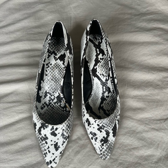 Zara block heel shoes. - Picture 2 of 3